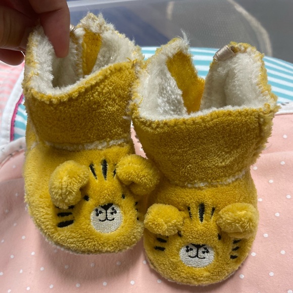 H&M Shoes Lion Baby Boots Poshmark